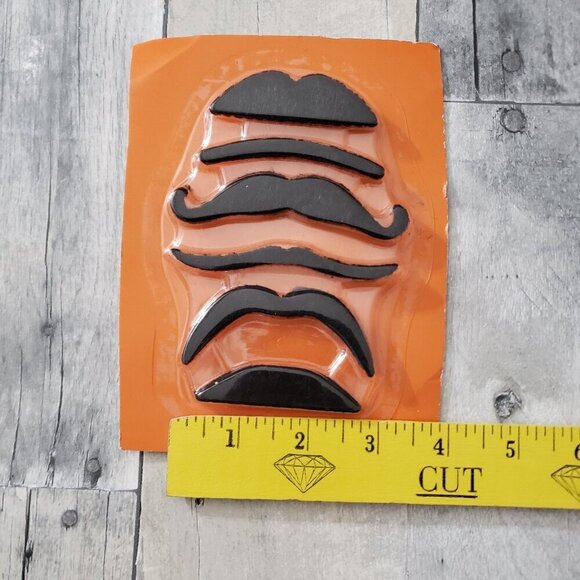 Lot of Mustaches - Picture 4 of 4